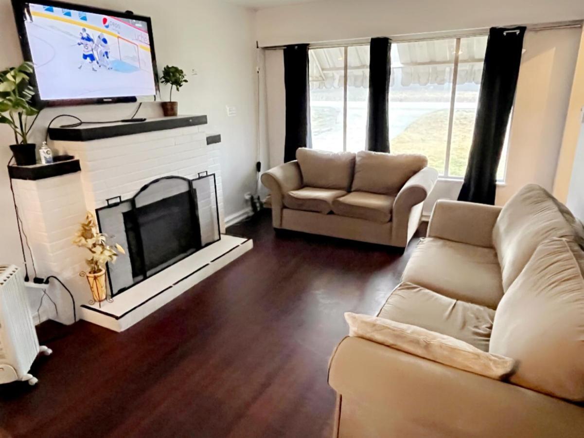 Vintage - 3 Bed House - North Surrey - Ping-Pong And Pool Table - Tv Cable Villa Exterior foto